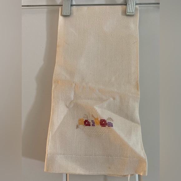 Vintage Linen Kitchen Towel tea towel
cross stitch bouquet basket design - Picture 1 of 13